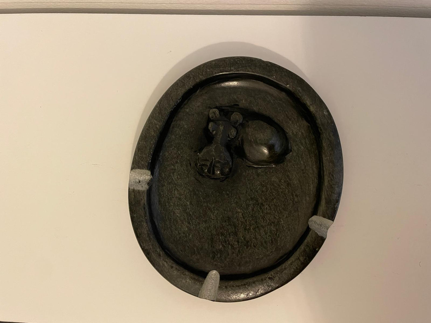 Smooth Ash Tray with Hippo Resting 15cm